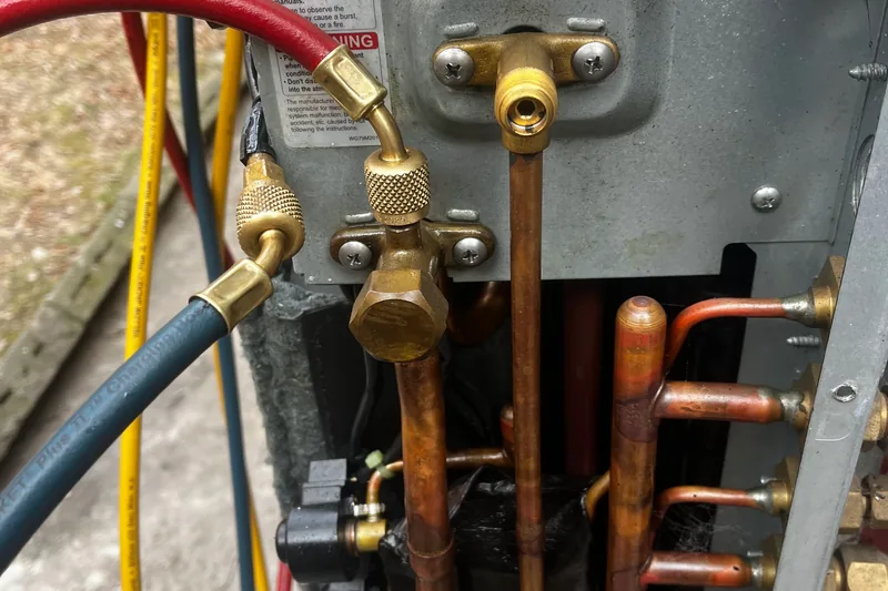 EPA-certified closed-loop R600a and R134a refrigeration refrigerant recovery in Geronimo, TX