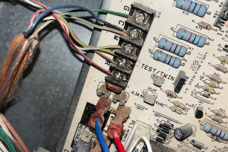 Microprocessor inverter board and power relay diagnostic testing in Geronimo