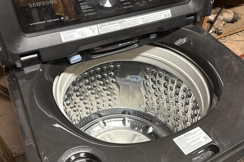 Commercial-grade top load washing machine transmission and suspension damper check in Geronimo